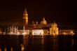 Paisagem em Veneza à noite.