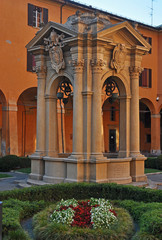 Canvas Print - Italy, Bologna, antique well in Accursio palace.