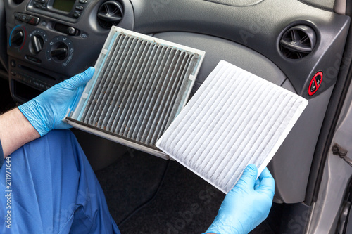 Cuadros en Lienzo Clean and dirty cabin pollen air filter for a car