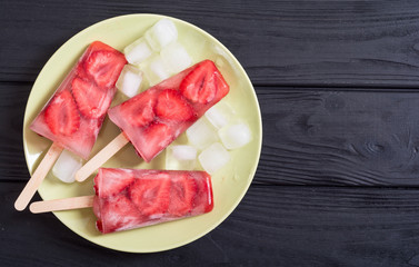 Wall Mural - Homemade popsicles with strawberry