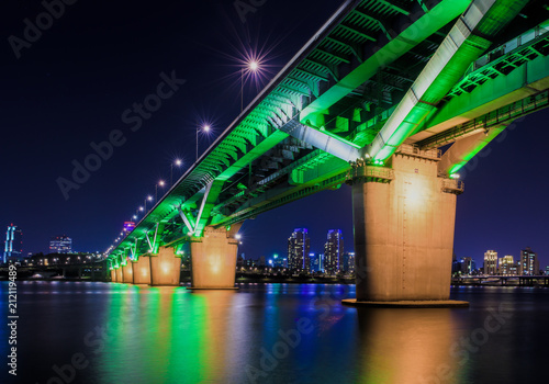 Plakat Kolorowy Cheongdam most w Seul, Południowy Korea.