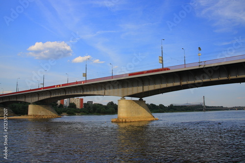 Plakat Most Śląsko-Dąbrowski na Wiśle w Warszawie (stan na 2018 rok).