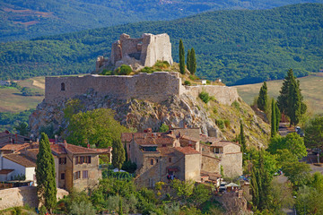 Wall Mural - View of the ruins of a medieval castle in the Castiglione d'Orcia. Tuscany, Italy