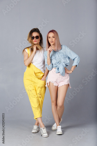 trendy jeans tops for ladies