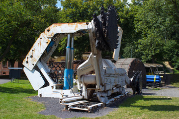 Old hydraulic mine auxiliary reinforcement (2)