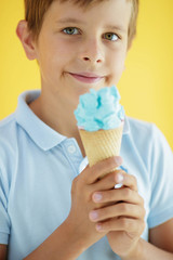 Wall Mural - Child with ice cream 
