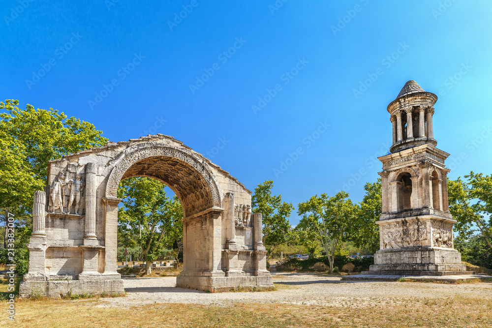 Obraz na płótnie France, Saint-Remy-de-Provence, ancient Roman City of Glanum, Triumphal Arch and Cenotaph. Roman ruins, entrance of ancient city. w salonie
