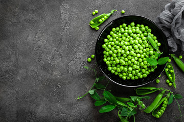 Wall Mural - Green peas with pods and leaves