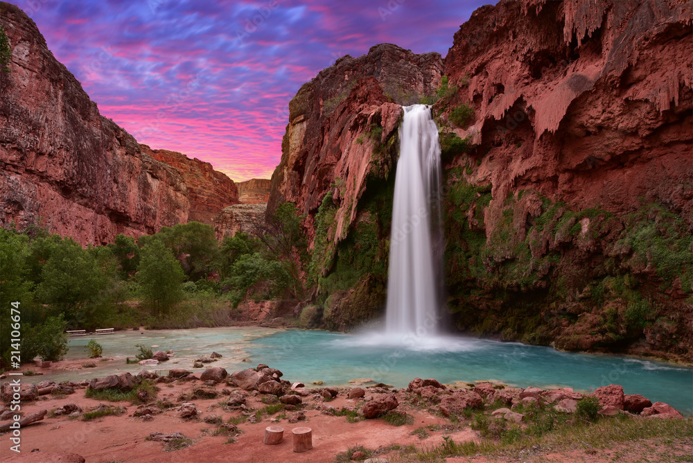Beautiful Havasu Falls in Havasupai, Arizona, USA - obrazy, fototapety, plakaty 
