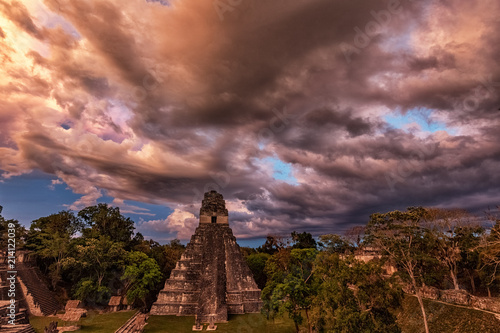 Plakat Tikal; Ruiny Majów; Main Plaza; Świątynia I; Gwatemala