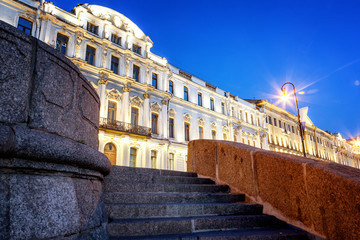 Wall Mural - The historical center of St. Petersburg, the facades of buildings, the night and the light of lanterns, a beautiful city landscape