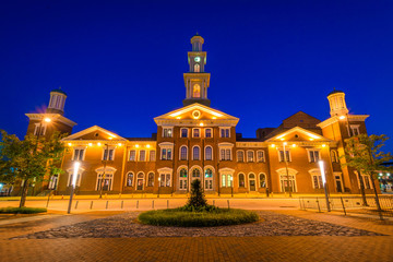 Canvas Print - The old Camden Station Building at night, in downtown Baltimore, Maryland