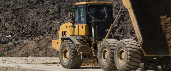 DUMP TRUCK - Vehicles on the construction site