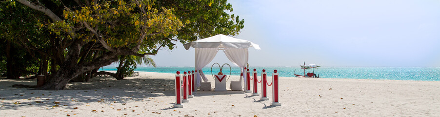 Panorama Hochzeitskapelle am Strand der Malediven