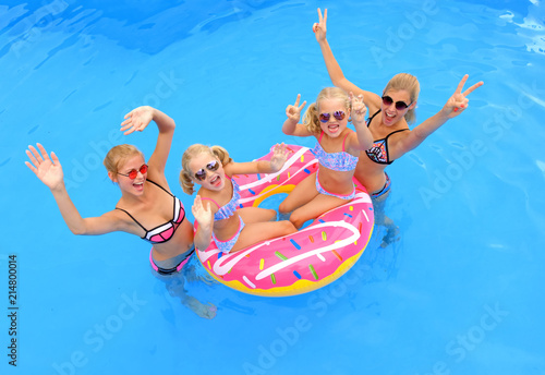 twin swim ring