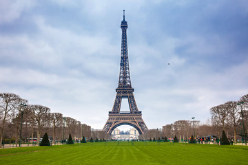 The famous Tour Eiffel at the end of winter