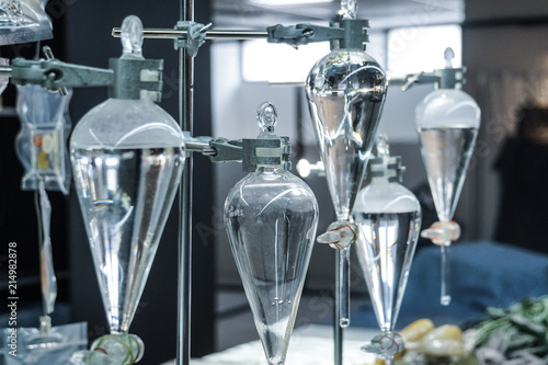 Fotografía science laboratory glass distill boil water flask