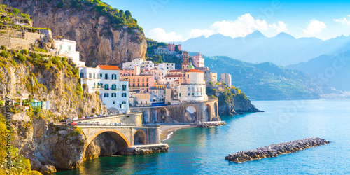 Fotografía Morning view of Amalfi cityscape on coast line of mediterranean sea, Italy