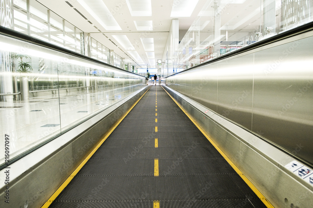 Rollteppich an einem Flughafen Stock Photo