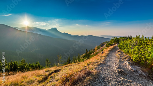 Wonderful sunset in Tatra m...