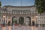 Fototapeta Londyn - Admiralty Arch in the morning  in London