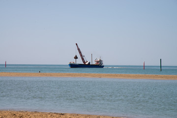  Wind Lift I at the harbor in Emden, Germany A crane vessel, crane ship or floating crane is a ship with a crane specialized in lifting heavy loads.