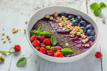 Berry purple smoothie bowl