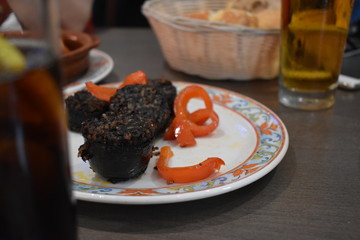 Morcilla de Burgos con pimiento rojo