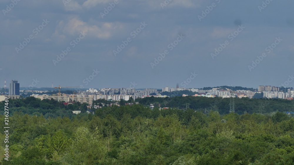 Panorama na jedno z miast aglomeracji Śląskiej z Katowic. Polska. Europa - obrazy, fototapety, plakaty 