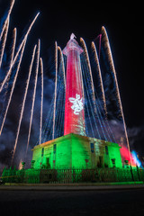 Canvas Print - Fireworks over the Washington Monument at Christmas Monument Lighting in Mount Vernon, Baltimore, Maryland