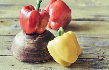 Canvas Print - Red and yellow bell peppers