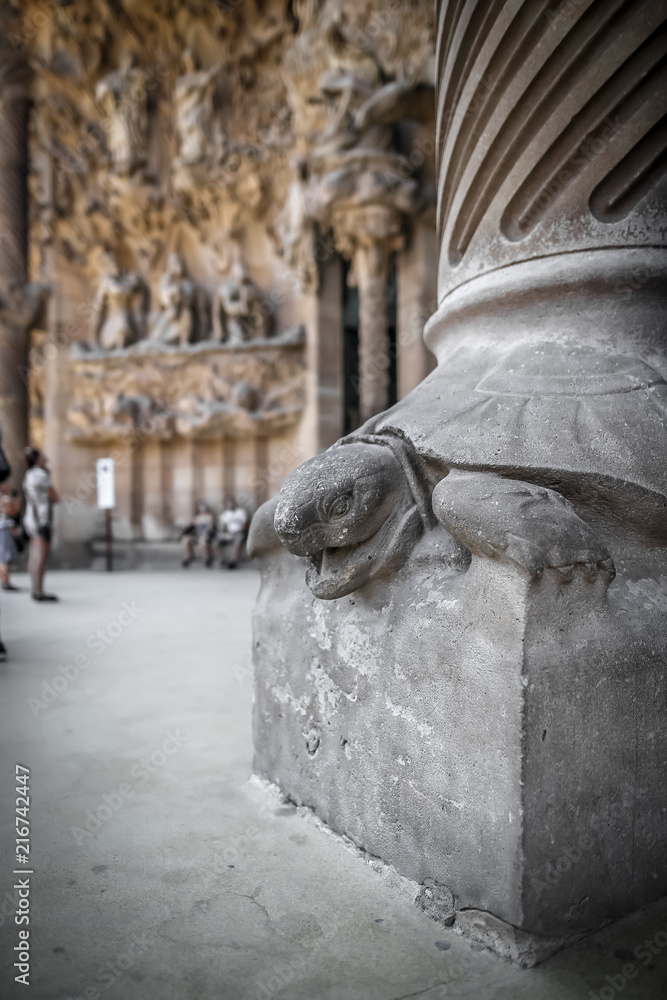Turtle Column Turtle supporting column of Sagrada familia in Barcelona Stock Photo ...