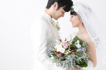 Fototapete - 愛を誓う新郎新婦（アジア人・中国人・日本人・韓国人）