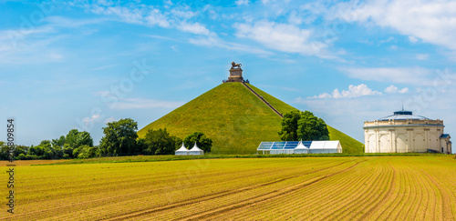 Fotografía View at the Watrloo Hill with Memorial Battle opf Waterloo in Belgium