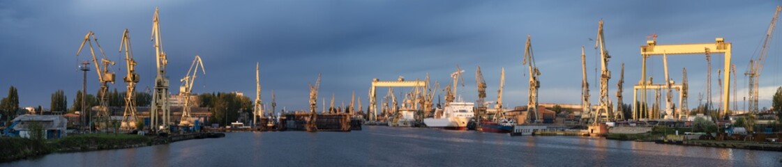 Canvas Print -  industrial areas of the shipyard in Szczecin in Poland,high resolution panorama