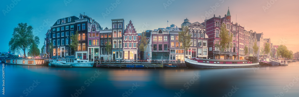 Obraz na płótnie River, canals and traditional old houses Amsterdam w salonie