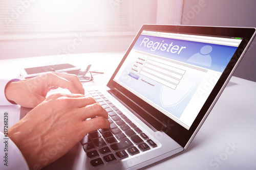 Fotografía Businessman Filling Online Registration Form