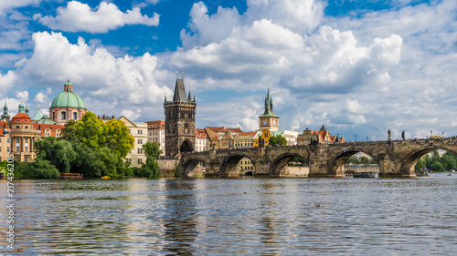Fototapeta Praga rzeka-weltawa-w-pradze