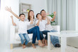 © yongtick - Asian family