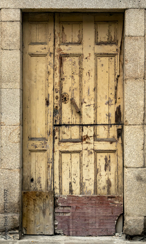 Obraz drzwi   drzwi-z-luszczaca-sie-farba