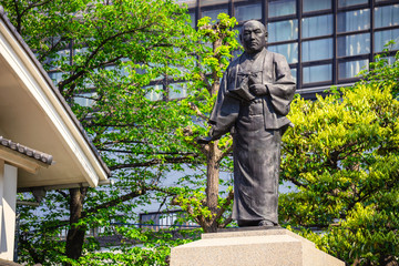 Poster - Statue of Oishi Kuranosuke, the leader of 47  ronin, at Sengakuji Temple in Tokyo, Japan