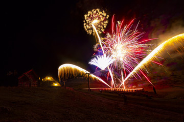 Fuochi d'artificio in montagna