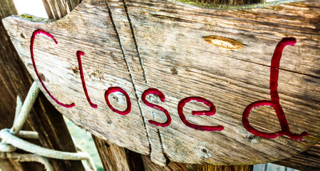 Poster - old closed sign