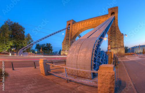 Obrazy most Grunwaldzki  most-grunwaldzki-noca-jedna-z-atrakcji-wroclawia