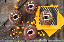 Gruselige Donuts Zu Halloween