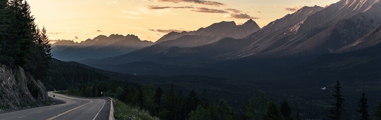 Wall Mural - panorama of kooteney valley at sunset in canada