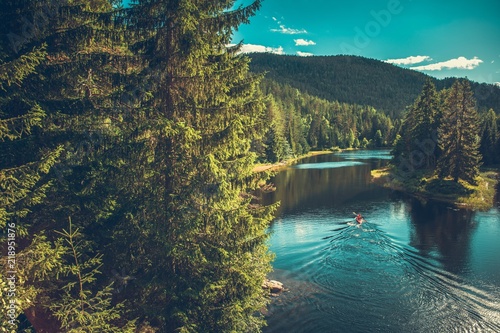 Dekoracja na wymiar  kajakarz-na-norweskiej-rzece