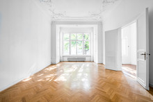Room In Old Apartment Building With Wooden Parquet Floor - Real Estate Interior