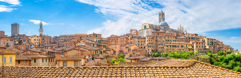 A great panorama of the historic part of one of the most beautiful cities of Tuscany, the city of Siena. Italy. Europe - obrazy, fototapety, plakaty 