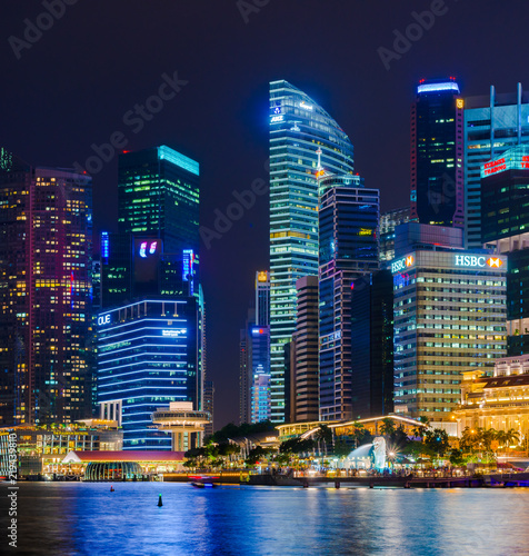 Cuadros en Lienzo SINGAPORE - 17 Jul 2014: a composite panorama show the skyline of the Central Business District over the Marina Bay, Singapore